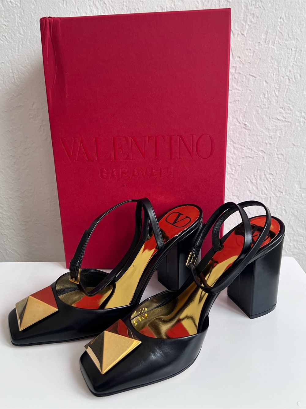 Valentino Garavani One Stud Black Patent Leather Slingback Pumps 37.5 US 7.5 - Picture 1 of 16